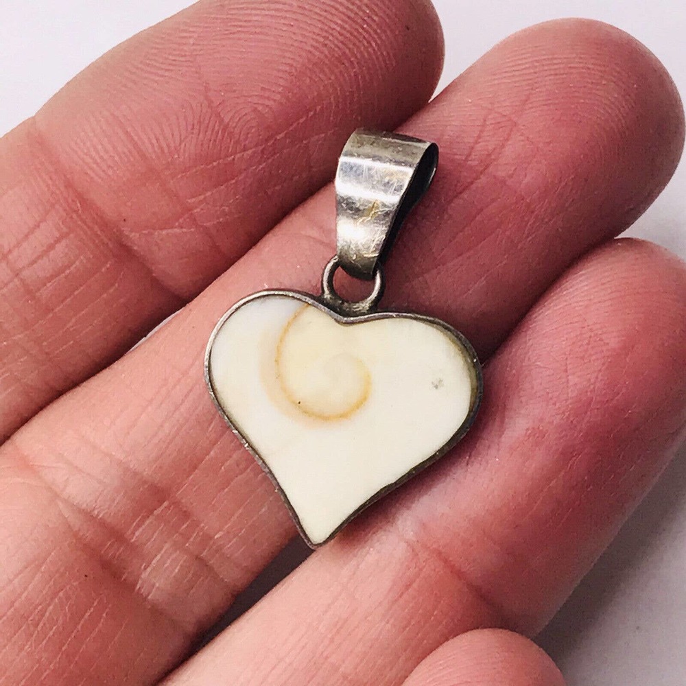 Sterling Silver Pendant Heart Shaped‎ Sea Shell Charm Cream Stamped 925